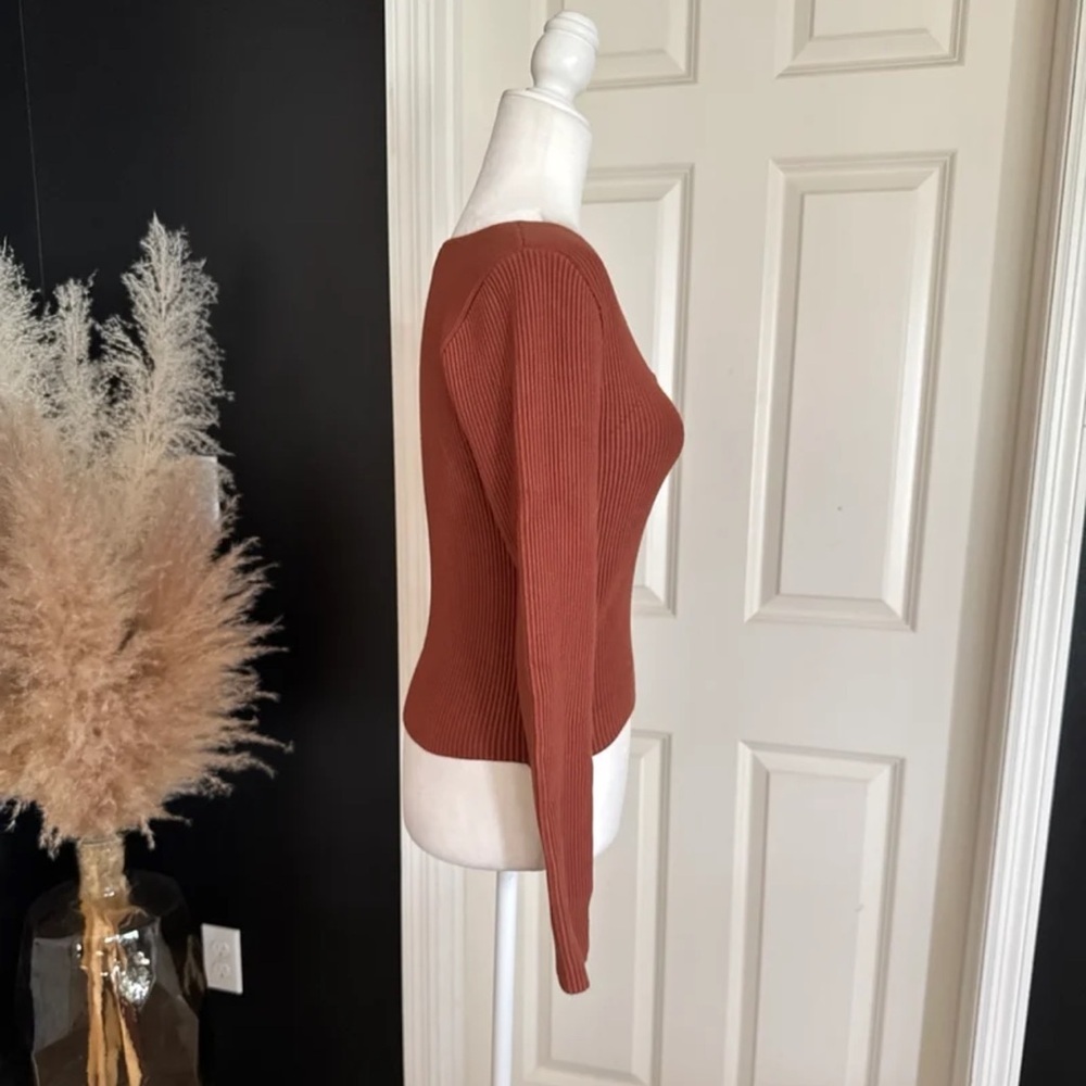 NWT Abercrombie & Fitch Long-Sleeve Ottoman Squareneck Top in Rust
Size Medium - Picture 8 of 12